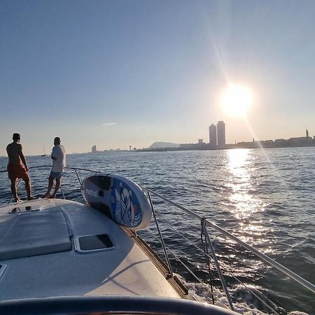 Cozy Yacht Lodge In Barcelona With Boat Tour Option Сан-Адріа-де-Бесос Екстер'єр фото