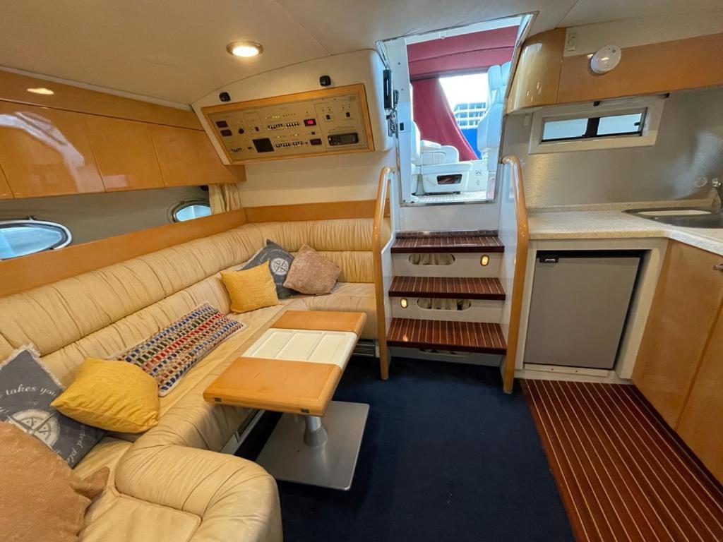 Cozy Yacht Lodge In Barcelona With Boat Tour Option Сан-Адріа-де-Бесос Екстер'єр фото
