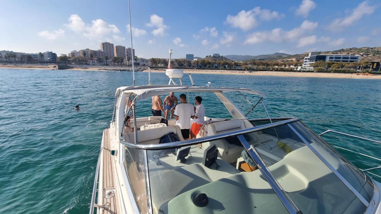 Cozy Yacht Lodge In Barcelona With Boat Tour Option Сан-Адріа-де-Бесос Екстер'єр фото